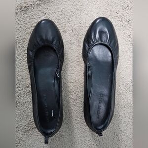 Cute black flats size 9.5